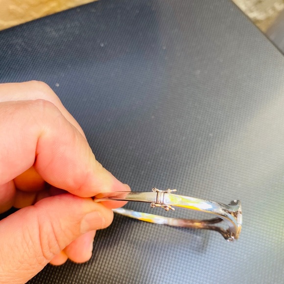 Chanel Authentic 14K  with  (37) tiny diamonds. - Picture 3 of 5